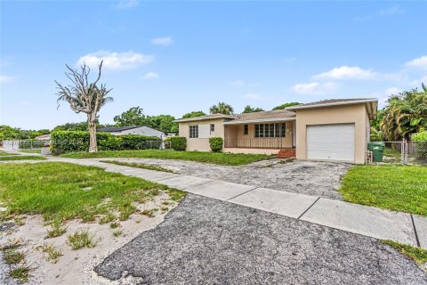 Villa ou maison à vendre à Miami, Floride: 3 chambres, 108.97 m2 № 2086583 - photo 2