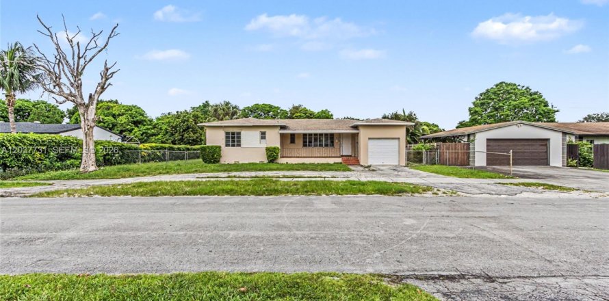 Villa ou maison à Miami, Floride 3 chambres, 108.97 m2 № 2086583