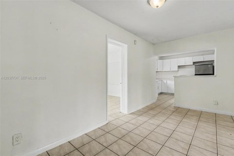 Villa ou maison à vendre à Miami, Floride: 3 chambres, 108.97 m2 № 2086583 - photo 15