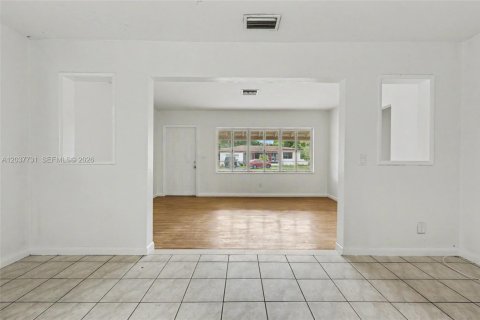 Villa ou maison à vendre à Miami, Floride: 3 chambres, 108.97 m2 № 2086583 - photo 16