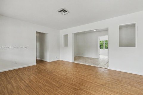 Villa ou maison à vendre à Miami, Floride: 3 chambres, 108.97 m2 № 2086583 - photo 10