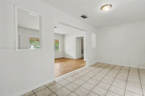 Villa ou maison à vendre à Miami, Floride: 3 chambres, 108.97 m2 № 2086583 - photo 19