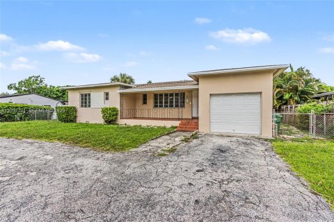 Villa ou maison à vendre à Miami, Floride: 3 chambres, 108.97 m2 № 2086583 - photo 3