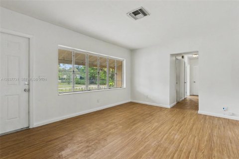 Villa ou maison à vendre à Miami, Floride: 3 chambres, 108.97 m2 № 2086583 - photo 11