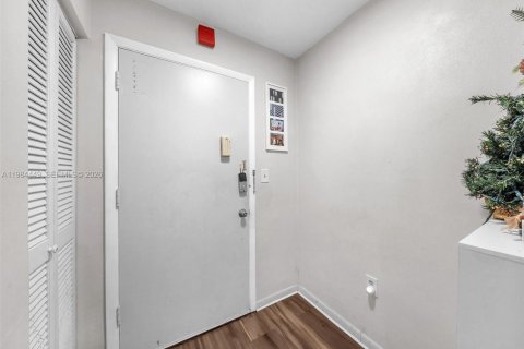 Купить кондоминиум в Майами, Флорида 2 спальни, 107.4м2, № 2049105 - фото 4