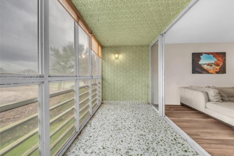 Купить кондоминиум в Майами, Флорида 2 спальни, 107.4м2, № 2049105 - фото 14