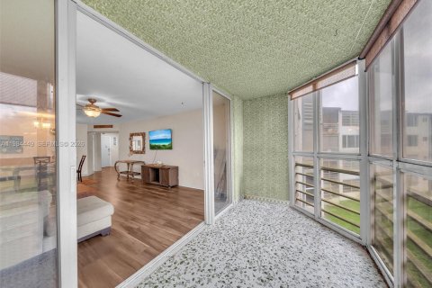 Купить кондоминиум в Майами, Флорида 2 спальни, 107.4м2, № 2049105 - фото 13