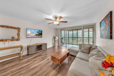 Купить кондоминиум в Майами, Флорида 2 спальни, 107.4м2, № 2049105 - фото 8