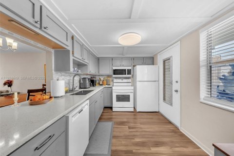 Купить кондоминиум в Майами, Флорида 2 спальни, 107.4м2, № 2049105 - фото 10