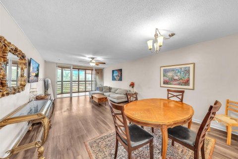 Купить кондоминиум в Майами, Флорида 2 спальни, 107.4м2, № 2049105 - фото 7