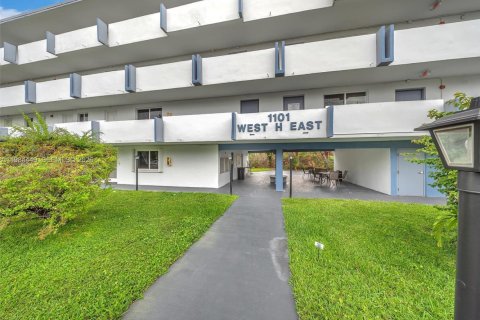 Кондоминиум с 2 спальнями в Майами, Флорида № 2049105