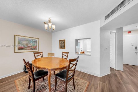 Купить кондоминиум в Майами, Флорида 2 спальни, 107.4м2, № 2049105 - фото 6