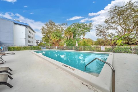 Купить кондоминиум в Майами, Флорида 2 спальни, 107.4м2, № 2049105 - фото 3