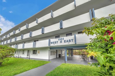 Купить кондоминиум в Майами, Флорида 2 спальни, 107.4м2, № 2049105 - фото 2