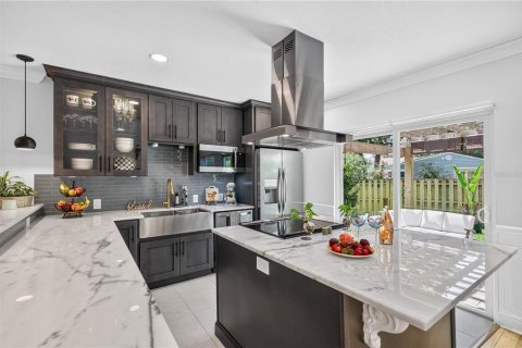 Villa ou maison à vendre à Orlando, Floride: 4 chambres, 201.23 m2 № 2221137 - photo 11