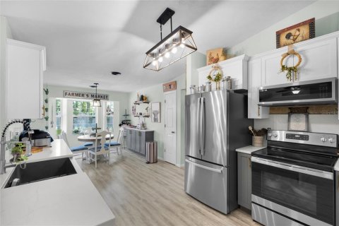 House in Ocala, Florida 3 bedrooms, 158.68 sq.m. № 2123468 - photo 5