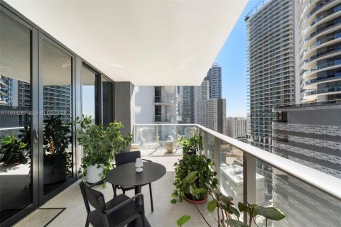 Condo in Miami, Florida, 1 bedroom № 2398218 - photo 14