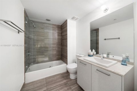 Condo in Miami, Florida, 1 bedroom № 2398218 - photo 27