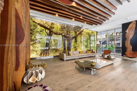 Condo in Miami, Florida, 1 bedroom № 2398218 - photo 2