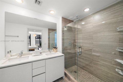 Condo in Miami, Florida, 1 bedroom № 2398218 - photo 22