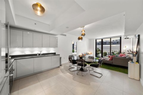 Condo in Miami, Florida, 1 bedroom № 2398218 - photo 5