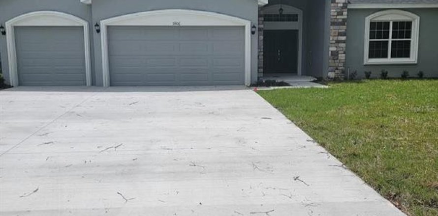 House in Ocala, Florida 5 bedrooms, 277.68 sq.m. № 1907357