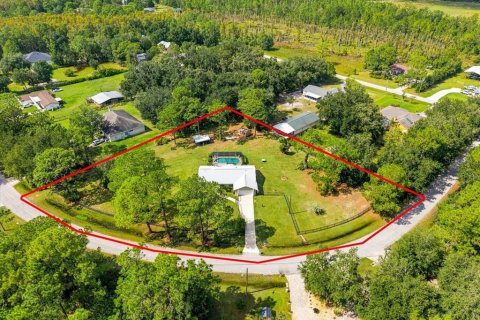 House in Wesley Chapel, Florida 3 bedrooms, 172.24 sq.m. № 2429504 - photo 4