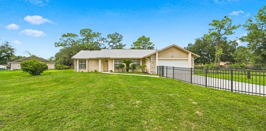 House in Wesley Chapel, Florida 3 bedrooms, 172.24 sq.m. № 2429504
