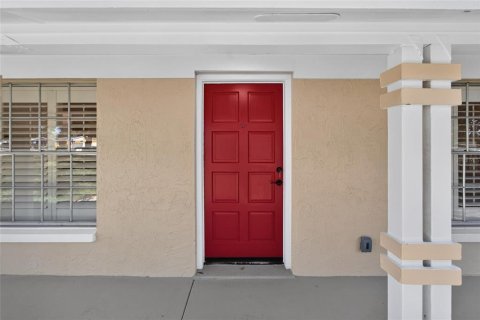 House in Brandon, Florida 3 bedrooms, 125.88 sq.m. № 2258205 - photo 10