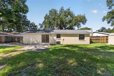 House in Brandon, Florida 3 bedrooms, 125.88 sq.m. № 2258205 - photo 19