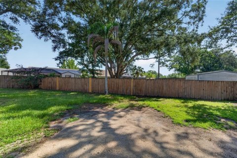 House in Brandon, Florida 3 bedrooms, 125.88 sq.m. № 2258205 - photo 17