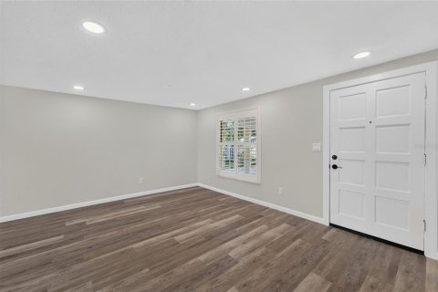 House in Brandon, Florida 3 bedrooms, 125.88 sq.m. № 2258205 - photo 21