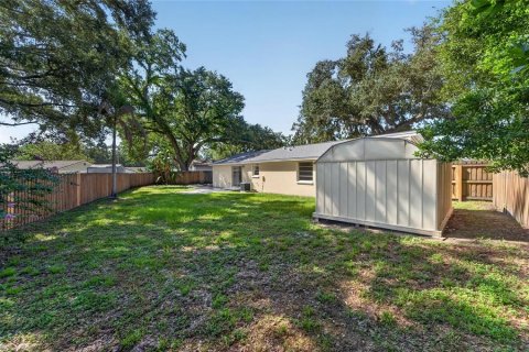 House in Brandon, Florida 3 bedrooms, 125.88 sq.m. № 2258205 - photo 14