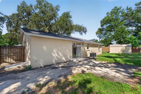House in Brandon, Florida 3 bedrooms, 125.88 sq.m. № 2258205 - photo 20