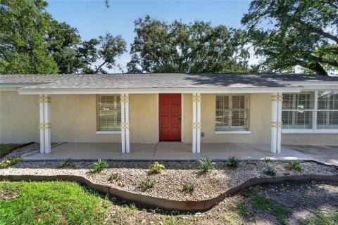 House in Brandon, Florida 3 bedrooms, 125.88 sq.m. № 2258205 - photo 9