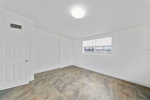 Купить виллу или дом в Раскин, Флорида 9 комнат, 146.79м2, № 2223031 - фото 13