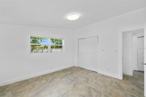 Купить виллу или дом в Раскин, Флорида 9 комнат, 146.79м2, № 2223031 - фото 15