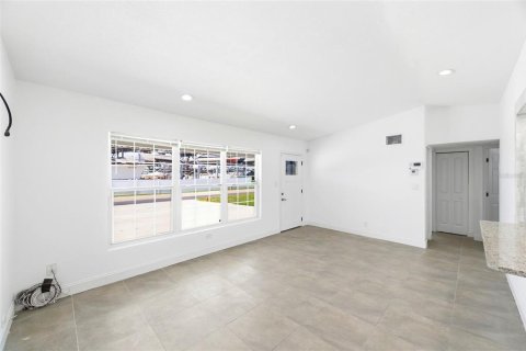 Купить виллу или дом в Раскин, Флорида 9 комнат, 146.79м2, № 2223031 - фото 3