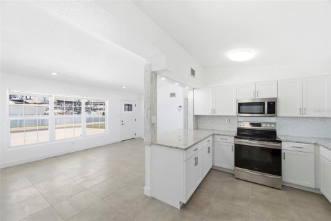 Купить виллу или дом в Раскин, Флорида 9 комнат, 146.79м2, № 2223031 - фото 5