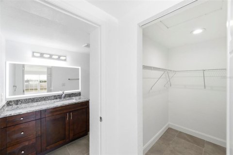 Купить виллу или дом в Раскин, Флорида 9 комнат, 146.79м2, № 2223031 - фото 11