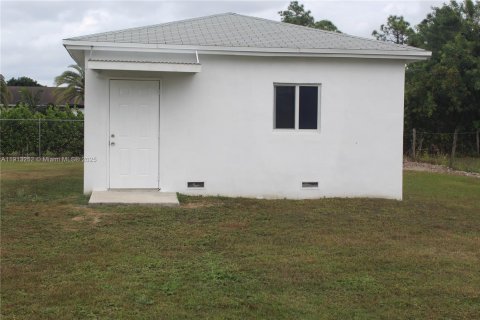 House in Homestead, Florida 2 bedrooms, 102.19 sq.m. № 1971737 - photo 1