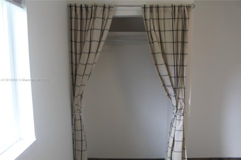 House in Homestead, Florida 2 bedrooms, 102.19 sq.m. № 1971737 - photo 10