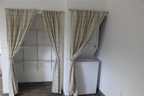 House in Homestead, Florida 2 bedrooms, 102.19 sq.m. № 1971737 - photo 19