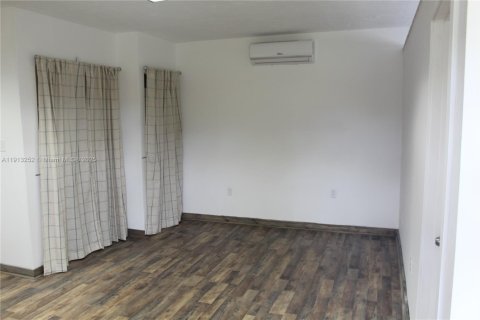 House in Homestead, Florida 2 bedrooms, 102.19 sq.m. № 1971737 - photo 4