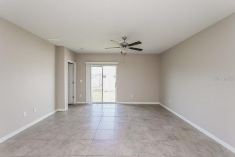 Casa en alquiler en Sun City Center, Florida, 5 dormitorios, 224.36 m2 № 1902770 - foto 4