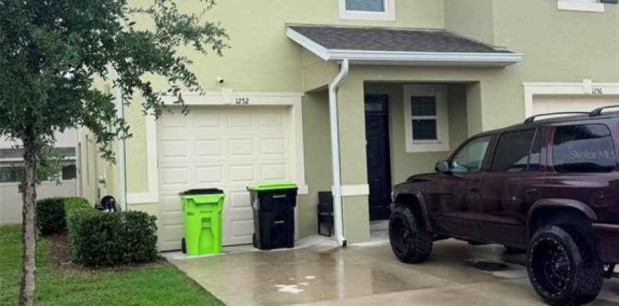 Touwnhouse à Howey-in-the-Hills, Floride 3 chambres, 162.39 m2 № 2375723