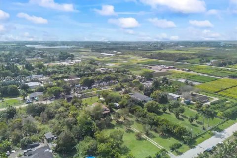 Casa en venta en Miami, Florida, 4 dormitorios, 329.62 m2 № 2035295 - foto 8