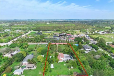 Casa en venta en Miami, Florida, 4 dormitorios, 329.62 m2 № 2035295 - foto 11