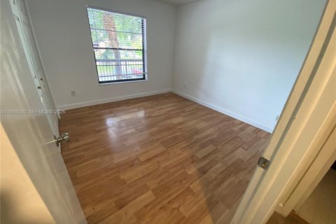 Copropriété à vendre à Tamarac, Floride: 2 chambres, 92.9 m2 № 2089153 - photo 29