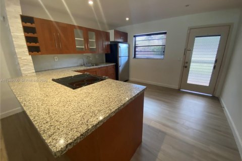 Copropriété à vendre à Tamarac, Floride: 2 chambres, 92.9 m2 № 2089153 - photo 9